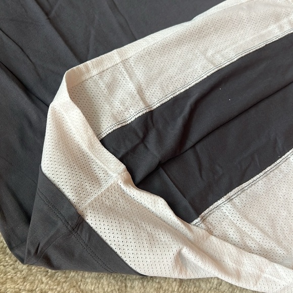 Men’s Nike Long Mesh Tail T—Shirt Gray XXL - Picture 6 of 7